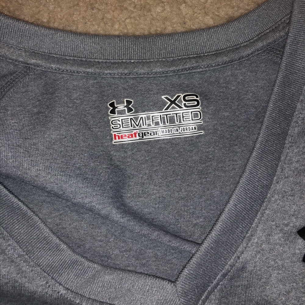Under Armour grey t-shirt - Picture 2 of 2